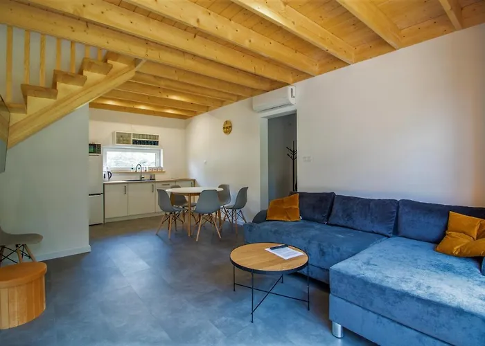 Nella Foresta * 奥斯特罗沃